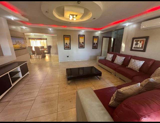 4 BEDROOM HOUSE FOR SALE IN CLUBVILLE